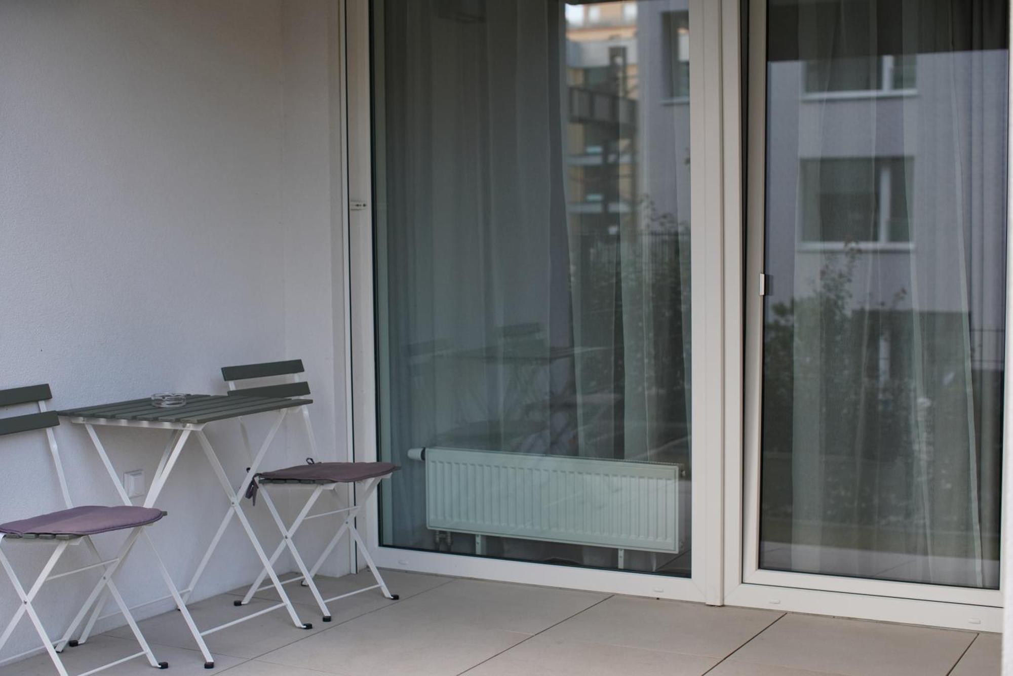 Holesovice Delight: Modern Comfort With A Twist In Prague 7 Екстер'єр фото