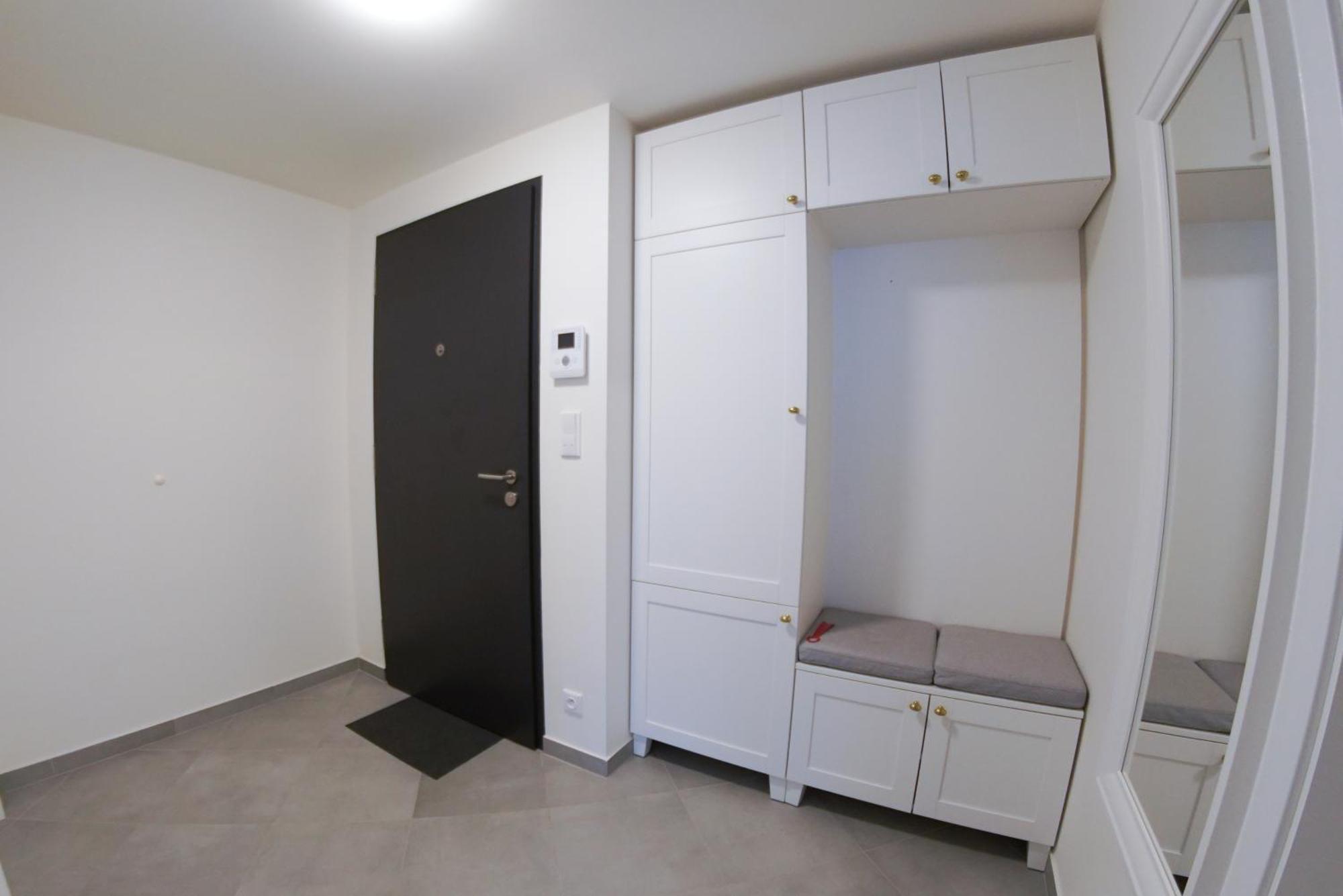 Holesovice Delight: Modern Comfort With A Twist In Prague 7 Екстер'єр фото
