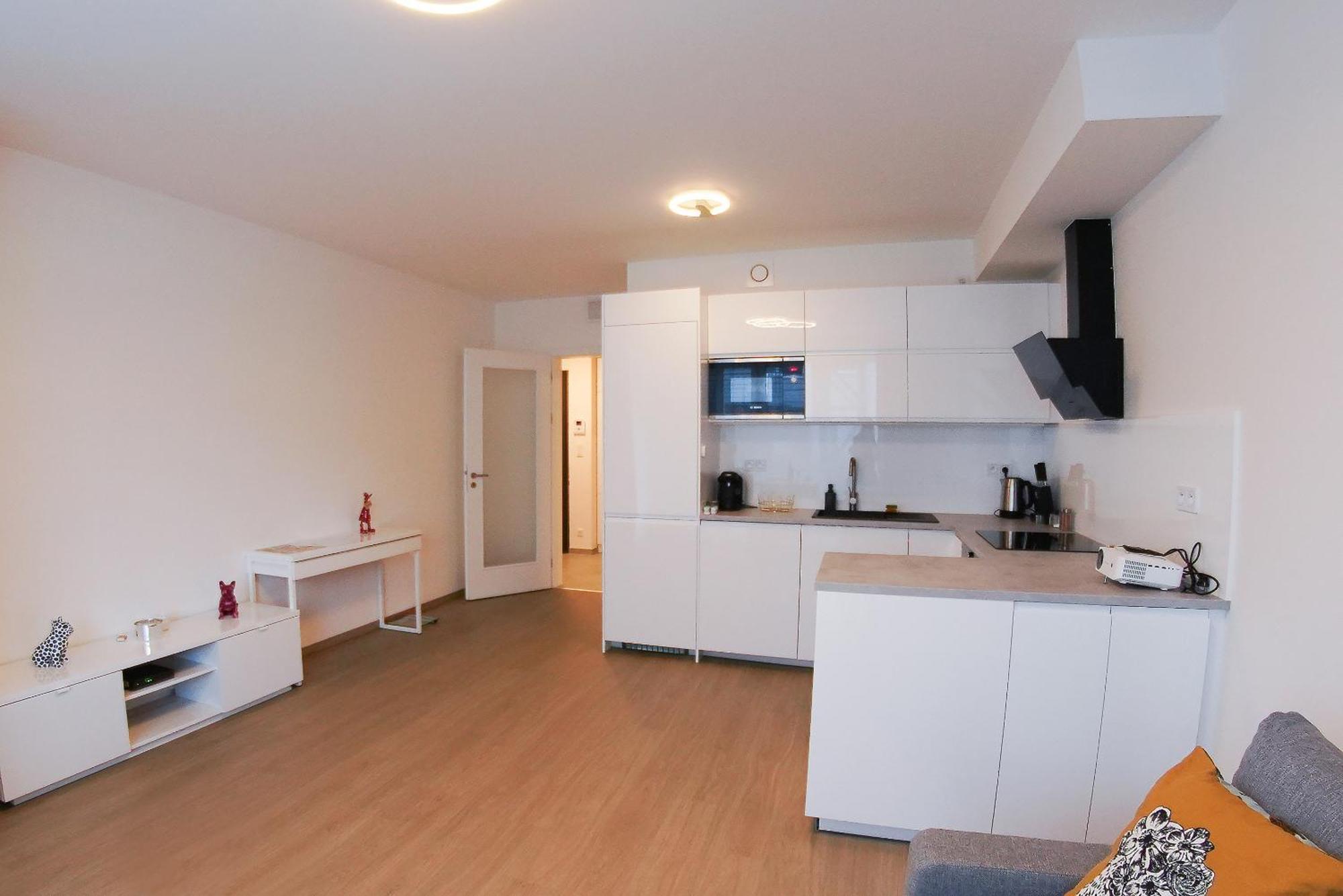 Holesovice Delight: Modern Comfort With A Twist In Prague 7 Екстер'єр фото